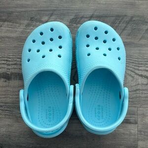 Toddler size 9 light blue hardly worn crocs
